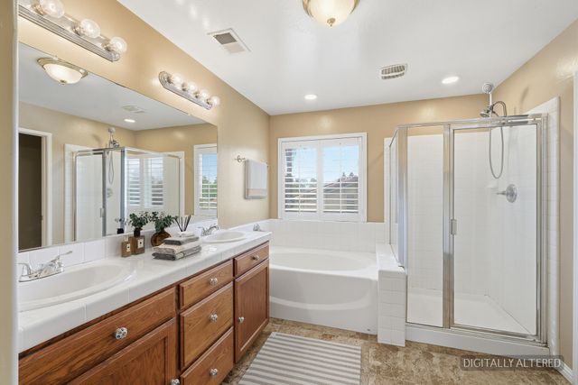 6229 W Ceres, Visalia, CA 93291