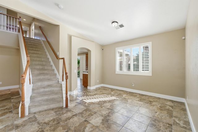 6229 W Ceres, Visalia, CA 93291