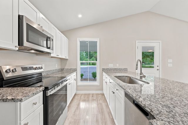 901 Lakeside Dr., Georgetown, SC 29440