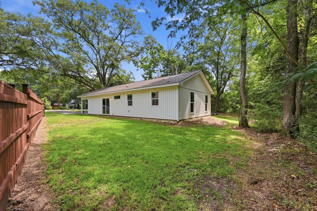 901 Lakeside Dr., Georgetown, SC 29440