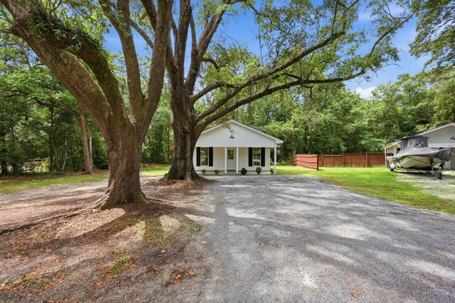 901 Lakeside Dr., Georgetown, SC 29440
