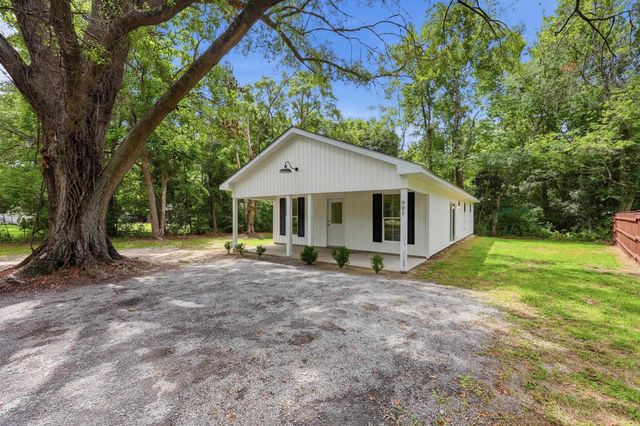 901 Lakeside Dr., Georgetown, SC 29440