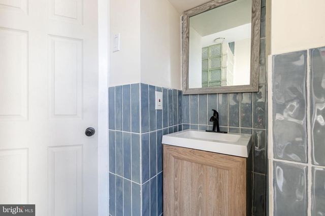 46 W WASHINGTON LN, Philadelphia, PA 19144