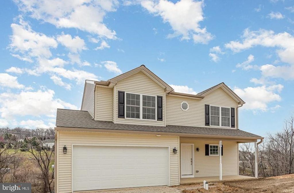375 BARCLAY DR, Red Lion, PA 17356