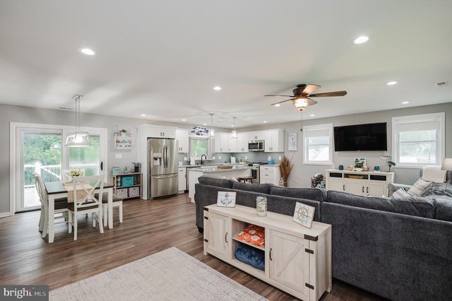 102 ARBUTUS DR, Joppa, MD 21085