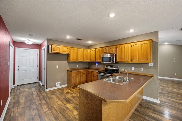 90 Birdsong Road, Russellville, AR 72802