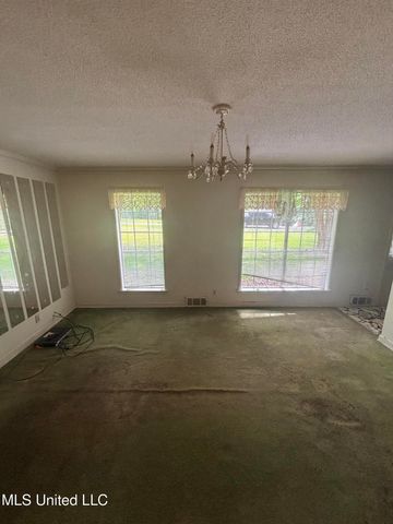6800 Whippoorwill Drive, Olive Branch, MS 38654