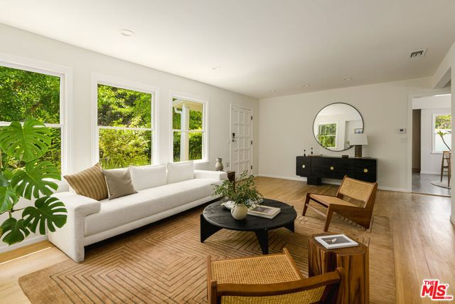 3019 Maxwell Street, Los Angeles, CA 90027