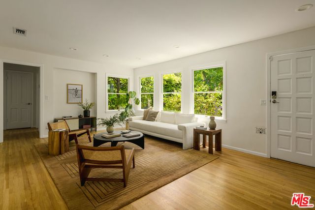 3019 Maxwell Street, Los Angeles, CA 90027