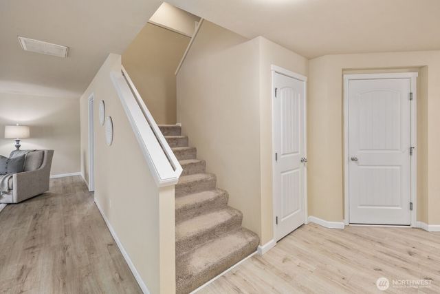 25912 35th Place S, Kent, WA 98032