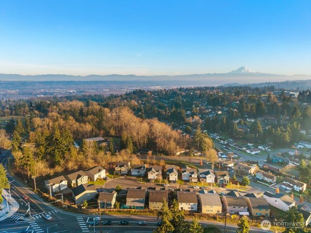 25912 35th Place S, Kent, WA 98032