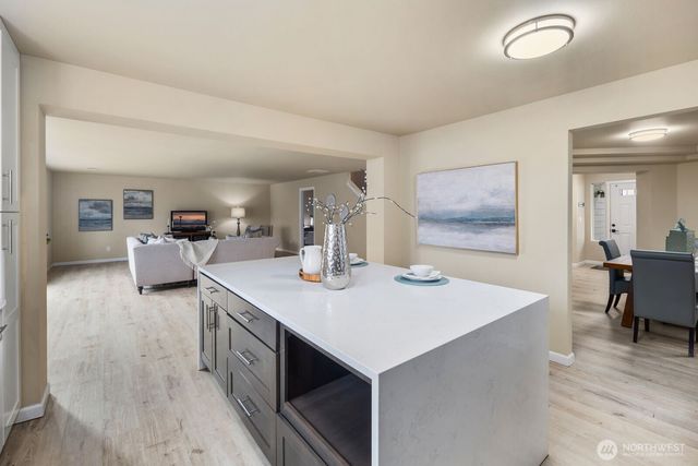 25912 35th Place S, Kent, WA 98032