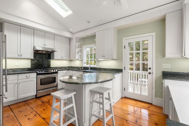 7 Russell St, Milton, MA 02186