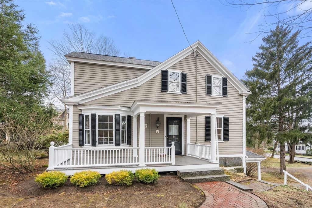 7 Russell St, Milton, MA 02186