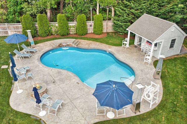 9 Bakers Pond Road, Dennis, MA 02641