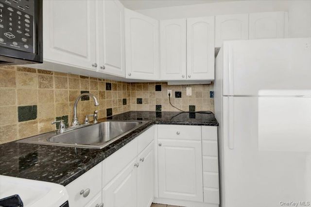 811 Bronx River Road 3C, Bronxville, NY 10708