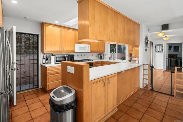 1411 8th Street, Coronado, CA 92118