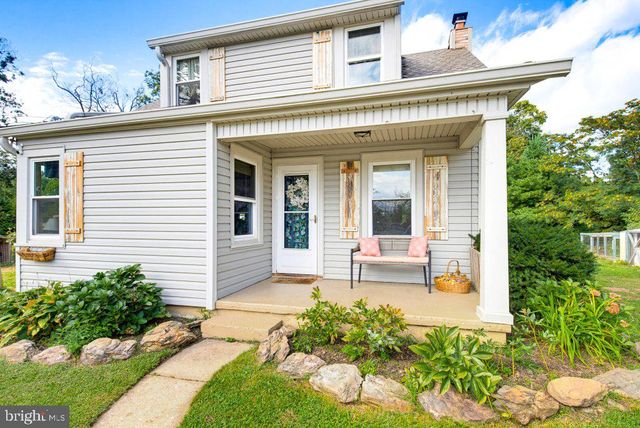 801 OLD COMMONS RD, Windsor, PA 17366