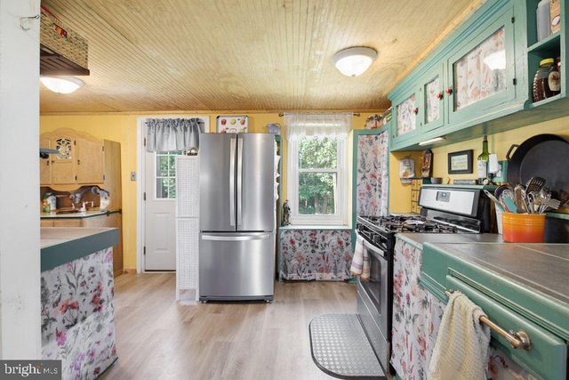 801 OLD COMMONS RD, Windsor, PA 17366