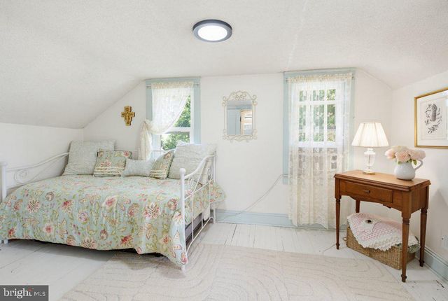 801 OLD COMMONS RD, Windsor, PA 17366
