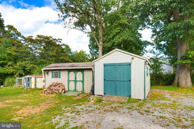 801 OLD COMMONS RD, Windsor, PA 17366