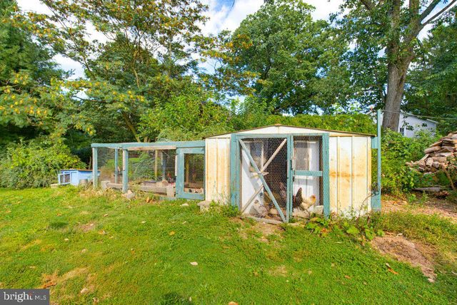 801 OLD COMMONS RD, Windsor, PA 17366