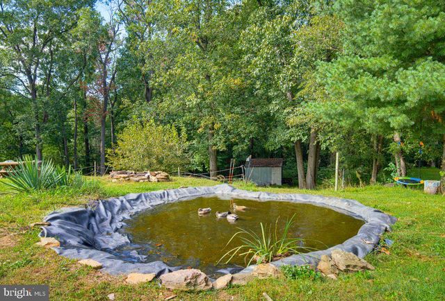 801 OLD COMMONS RD, Windsor, PA 17366