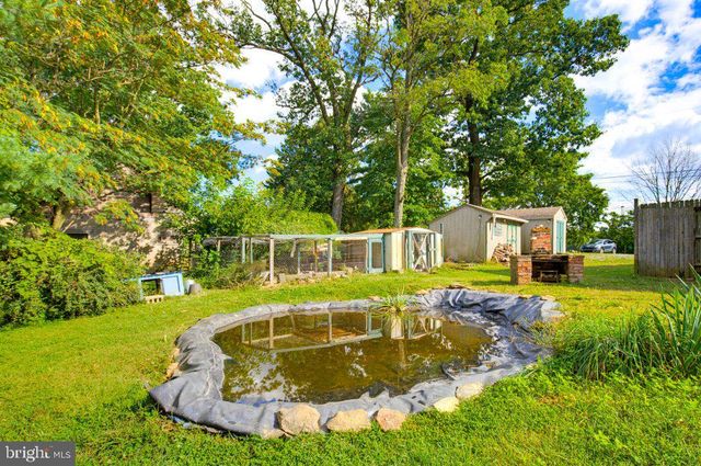 801 OLD COMMONS RD, Windsor, PA 17366