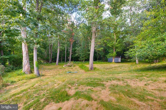801 OLD COMMONS RD, Windsor, PA 17366
