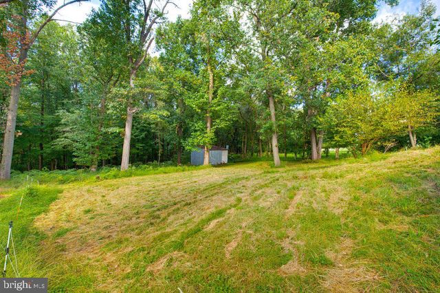 801 OLD COMMONS RD, Windsor, PA 17366