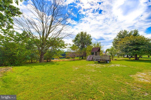 801 OLD COMMONS RD, Windsor, PA 17366