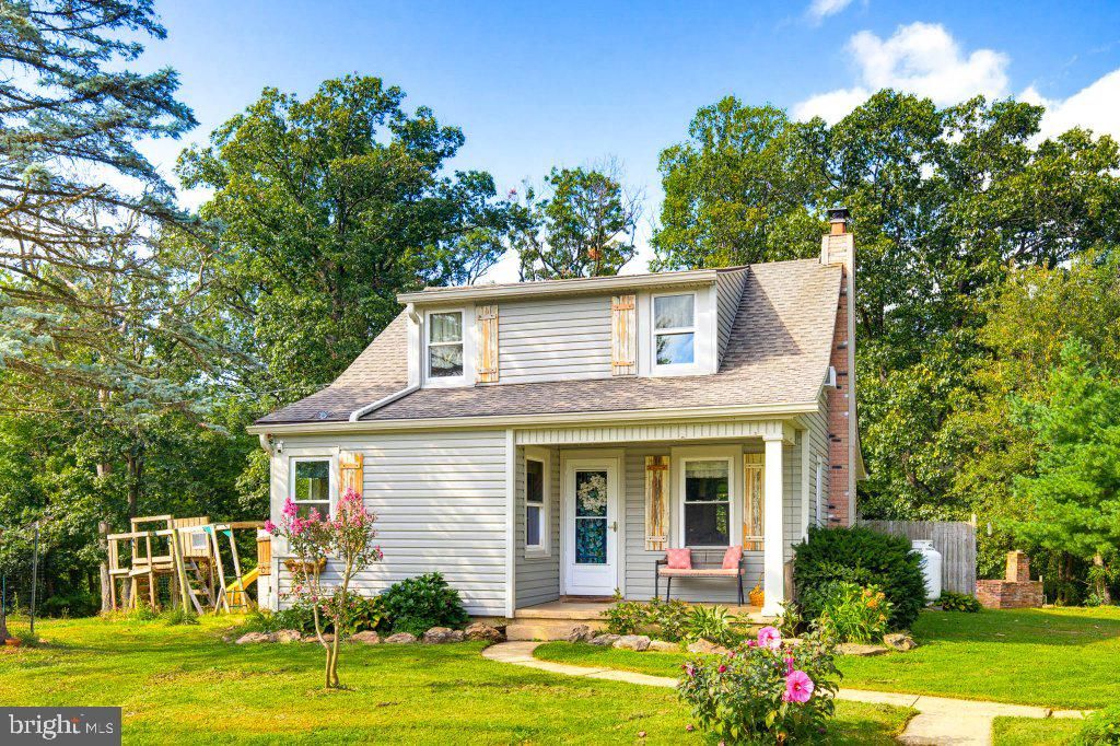 801 OLD COMMONS RD, Windsor, PA 17366