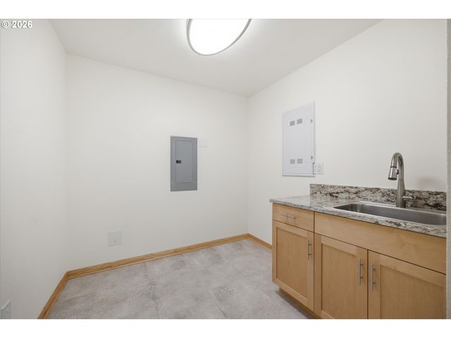 9234 N CENTRAL St, Portland, OR 97203
