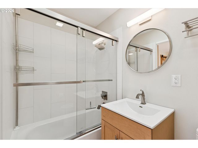 9234 N CENTRAL St, Portland, OR 97203
