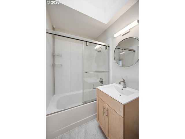 9234 N CENTRAL St, Portland, OR 97203