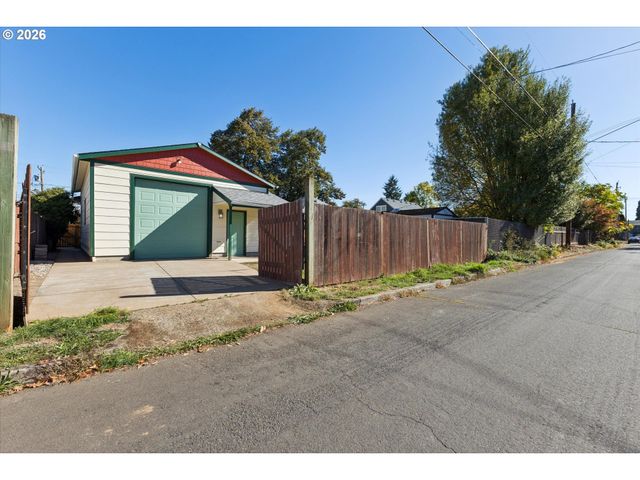 9234 N CENTRAL St, Portland, OR 97203