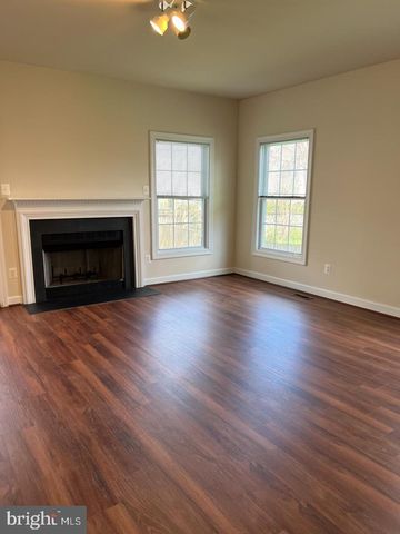 6930 WESTLAWN DR, Falls Church, VA 22042