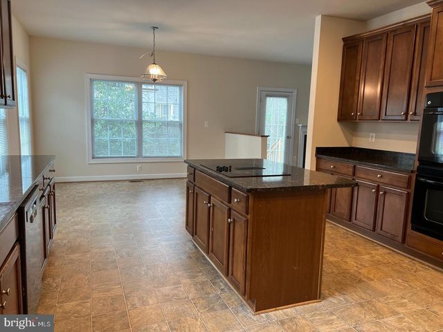 6930 WESTLAWN DR, Falls Church, VA 22042