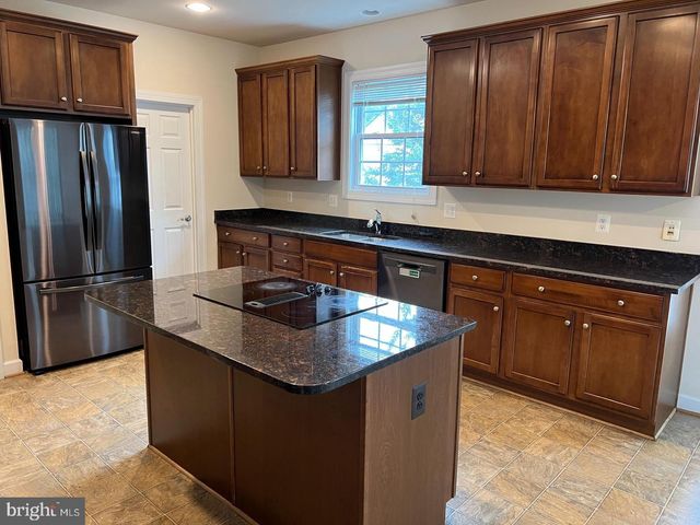 6930 WESTLAWN DR, Falls Church, VA 22042
