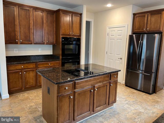 6930 WESTLAWN DR, Falls Church, VA 22042