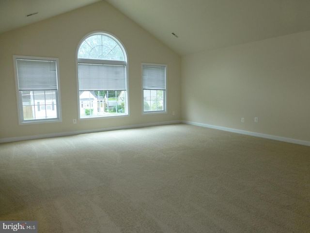 6930 WESTLAWN DR, Falls Church, VA 22042