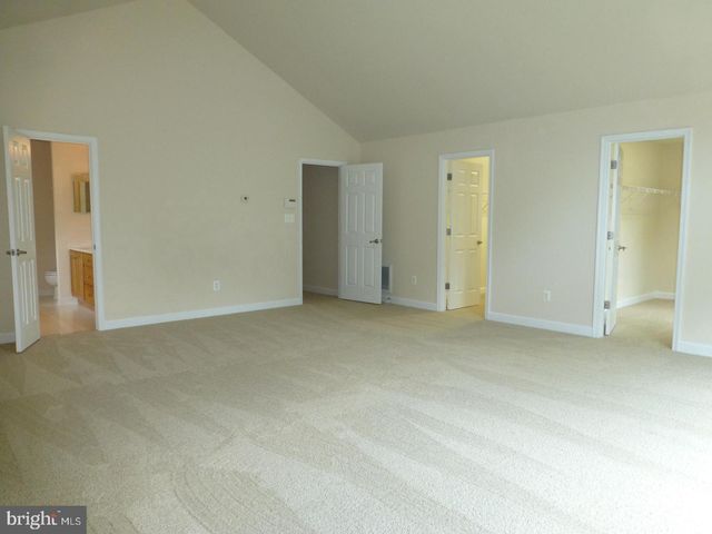 6930 WESTLAWN DR, Falls Church, VA 22042