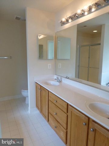 6930 WESTLAWN DR, Falls Church, VA 22042