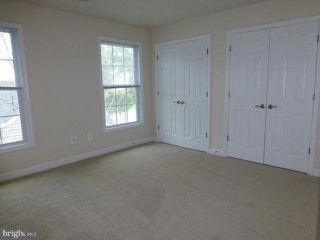 6930 WESTLAWN DR, Falls Church, VA 22042