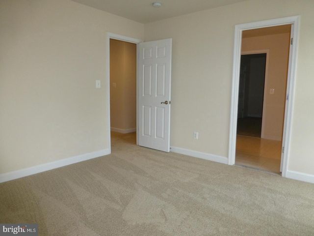 6930 WESTLAWN DR, Falls Church, VA 22042