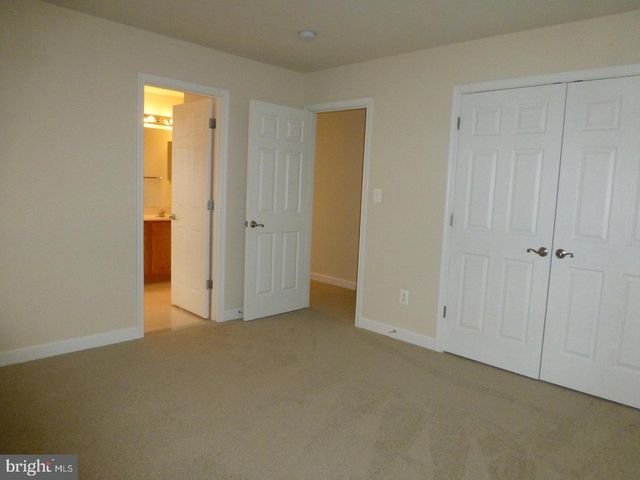 6930 WESTLAWN DR, Falls Church, VA 22042