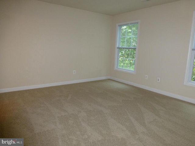 6930 WESTLAWN DR, Falls Church, VA 22042