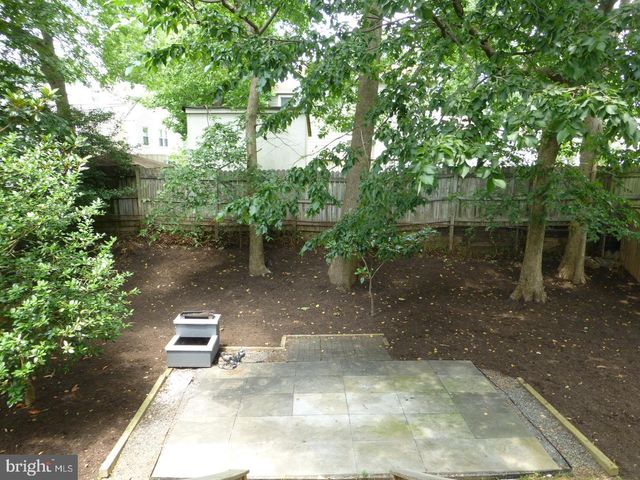 6930 WESTLAWN DR, Falls Church, VA 22042