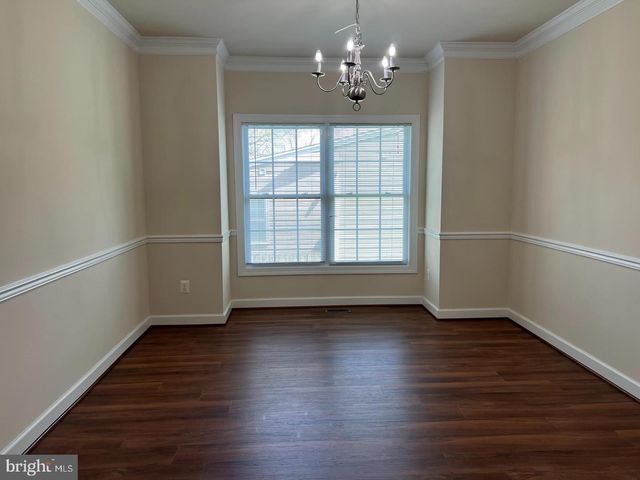 6930 WESTLAWN DR, Falls Church, VA 22042