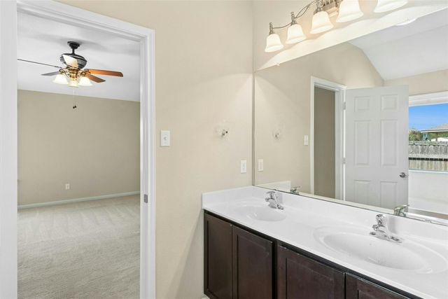 207 Wild Cat DR, Bastrop, TX 78602